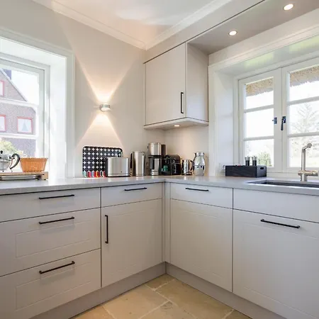 Holiday home Hues Minde Wenningstedt-Braderup